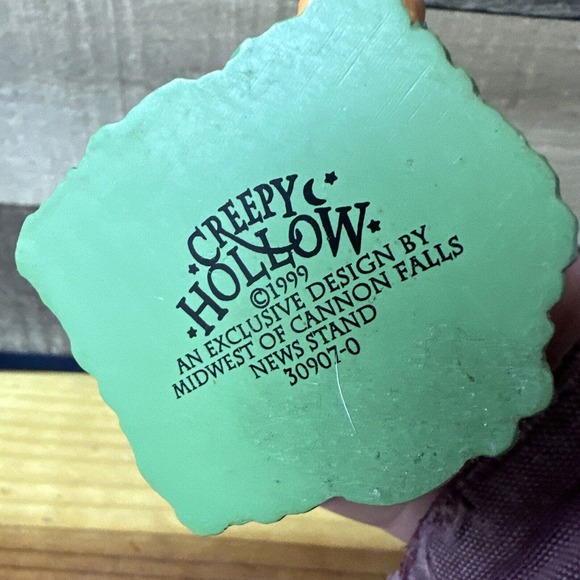 Creepy Hollow Vintage 1999 News Stand Figure Collectible Halloween - Picture 5 of 5